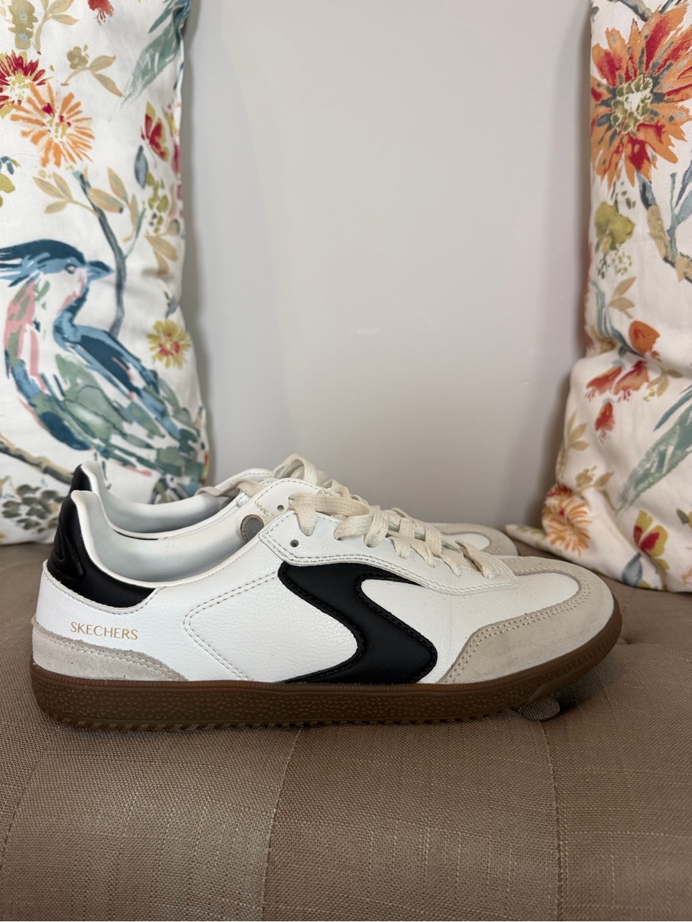 Skechers Women’s White & Black Casual Sneakers